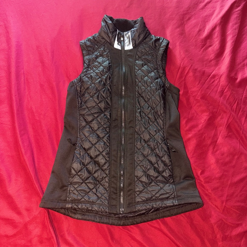 Athleta Quilted Puffer Vest Womens Small Black Reflective Athletic Gorpcore